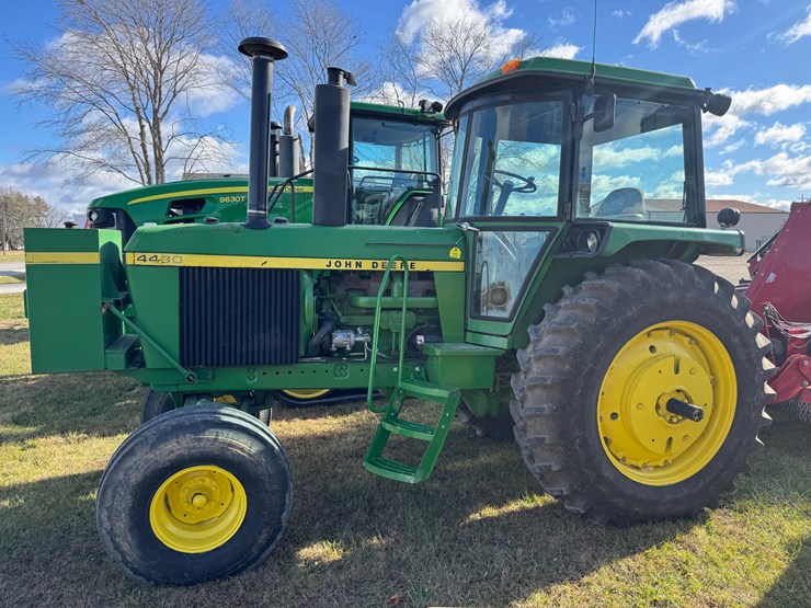 john-deere-4430-image-3