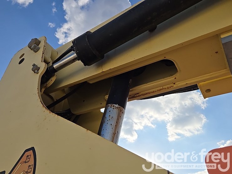 2014-jlg-800aj-image-29