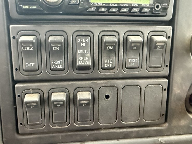 2006-international-7300-image-80