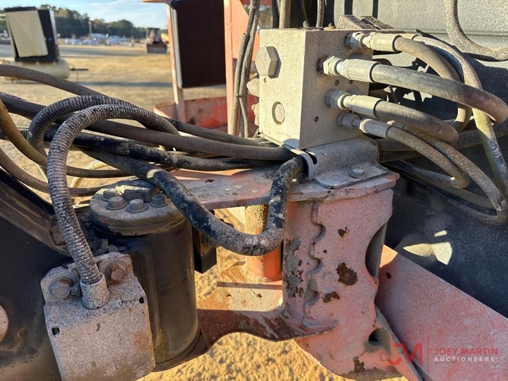 2007-jlg-800s-image-10