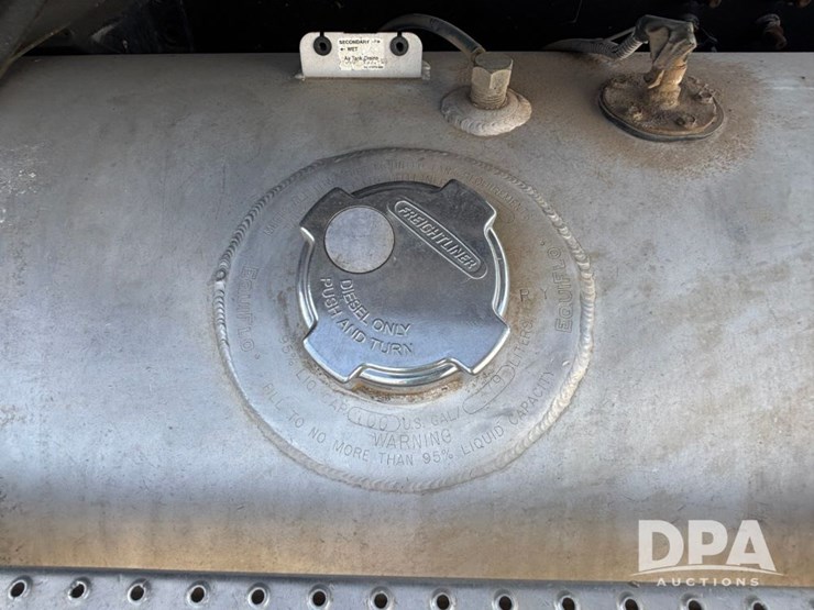 2006-freightliner-day-cab-truck-(gp12099,-unit-802)-image-23