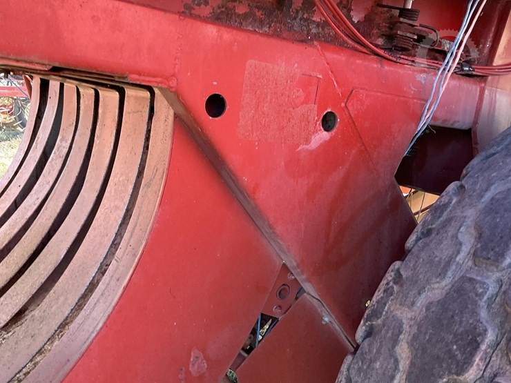 1980-hesston-4900-image-36