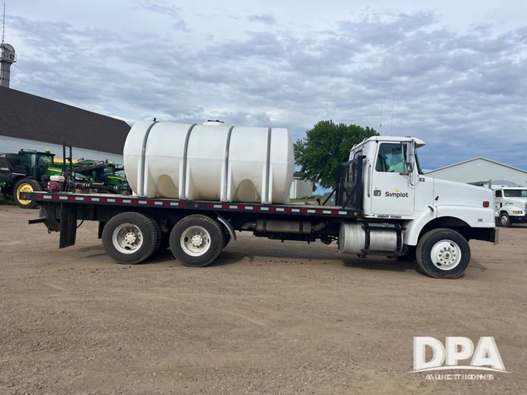 1993-white-gmc-liquid-truck-(dr8592-unit-129952)-image-5