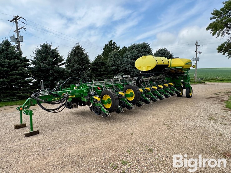 2020-john-deere-1775nt-image-1