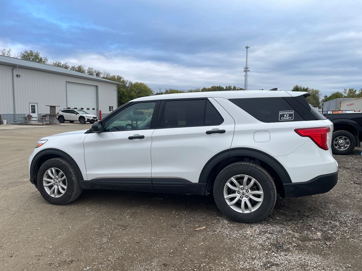 2021-ford-explorer-image-8