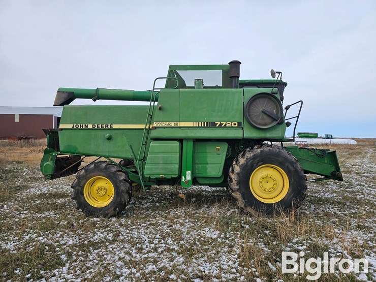 1985-john-deere-7720-titan-ii-image-4