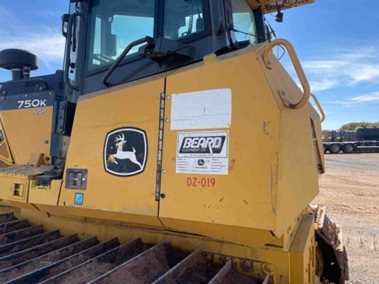2019-deere-750k-lgp-image-18