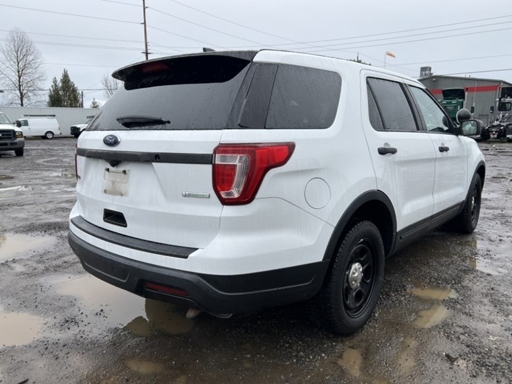 2018-ford-explorer-image-4