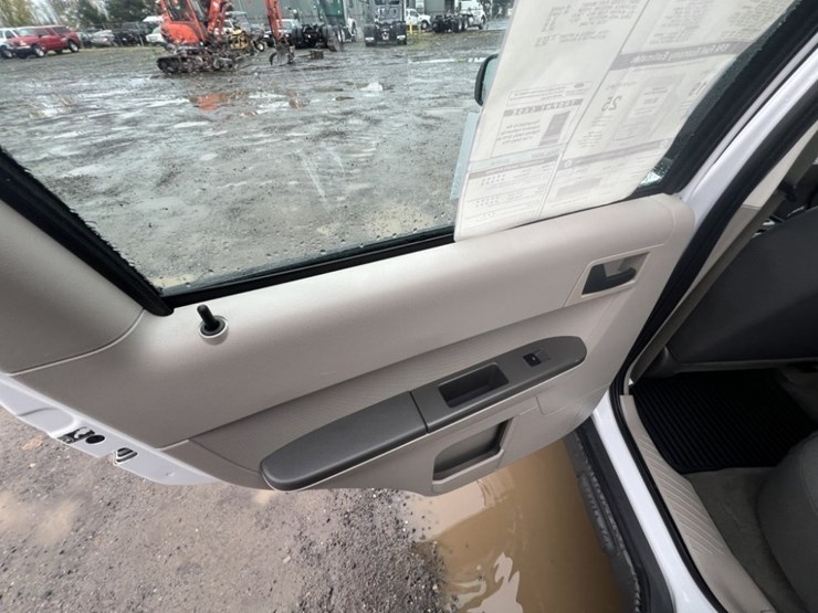 2009-ford-escape-image-22