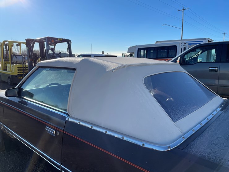 #1075-•-1982-chrysler-lebaron-convertible-(has-wi-title)-image-19