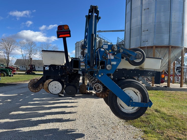 2014-kinze-3600-image-6