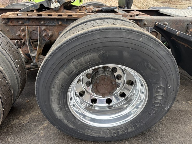 2005-international-8600-image-64