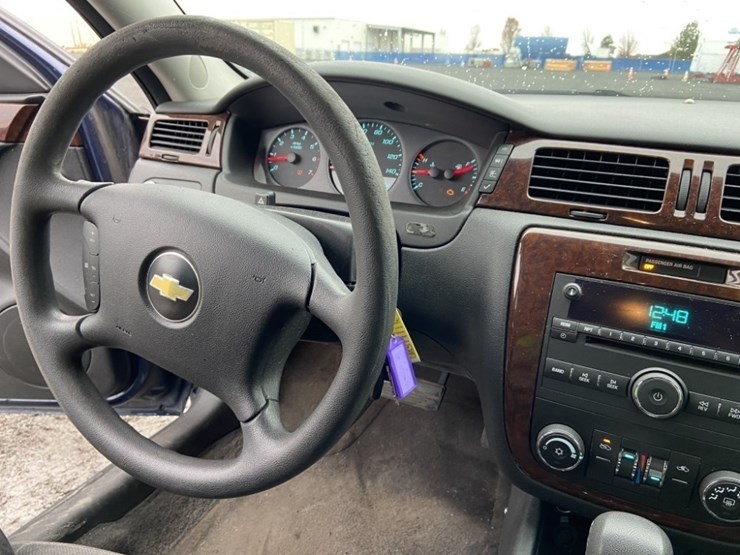 2010-chevrolet-impala-sedan-image-16