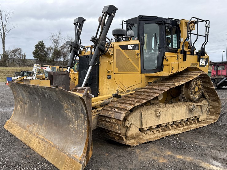 caterpillar-d6t-image-1