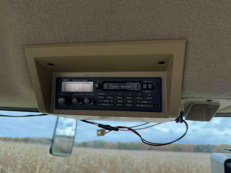 1995-john-deere-8100-image-34