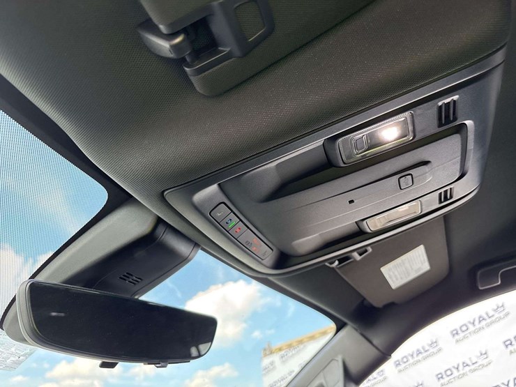 2022-chevrolet-tahoe-image-19