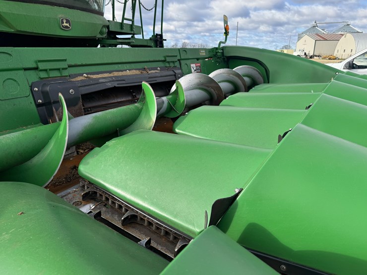 john-deere-606c-image-11