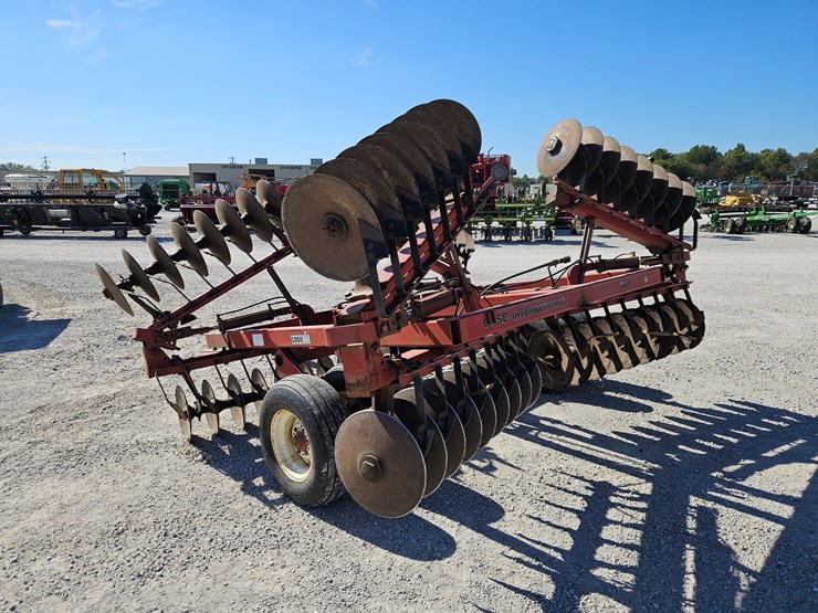 case-ih-3800-image-6