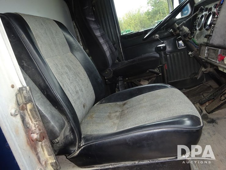 1990-kenworth-liquid-nurse-truck-(pz14113)-image-74