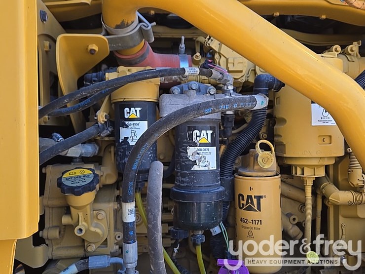 2016-caterpillar-120m2-image-139