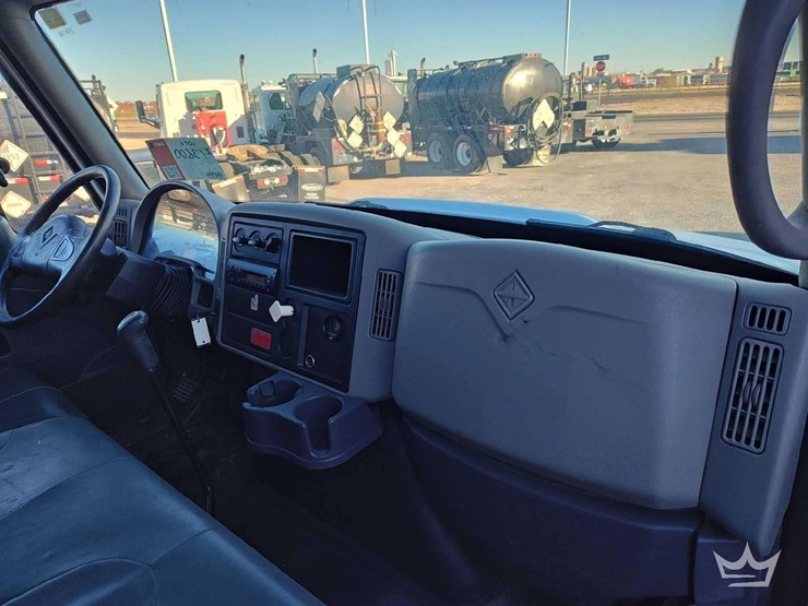 2011-international-durastar-4300-image-28