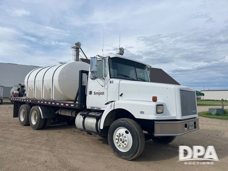 1993-white-gmc-liquid-truck-(dr8592-unit-129952)-image-1