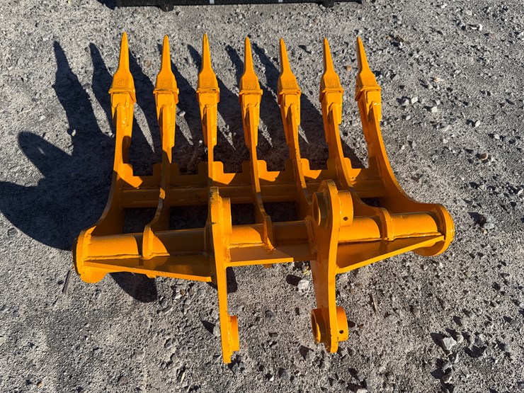 caterpillar-305-image-5