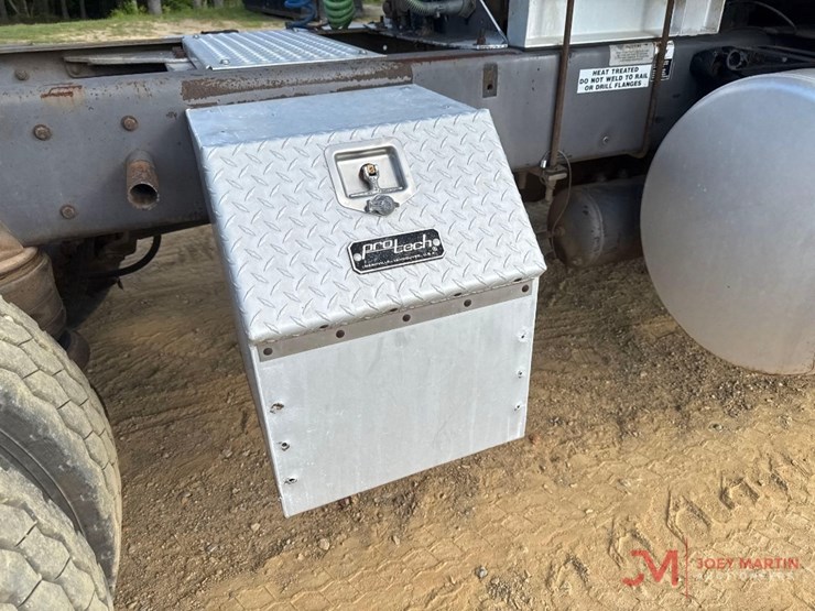 1997-kenworth-day-cab-truck-tractor-image-13