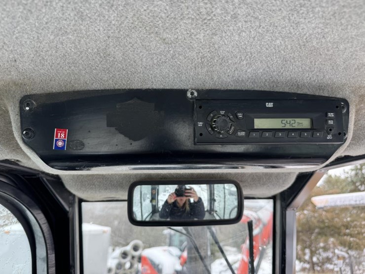 2012-caterpillar-d4k-image-34