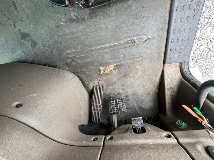 2018-freightliner-cascadia-evolution-t/a-truck-tractor-image-80