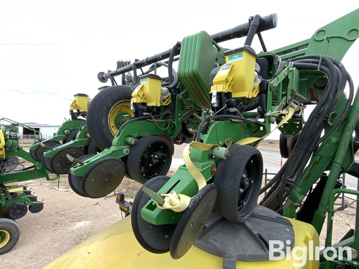2010-john-deere-dr18-image-15