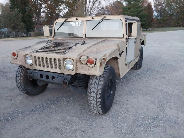 am-general-m998-image-1