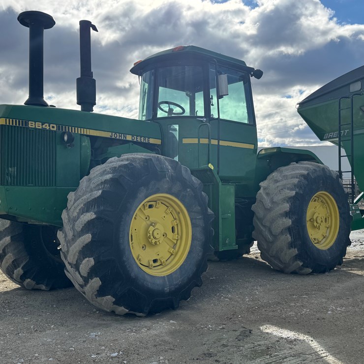 JOHN DEERE 8640