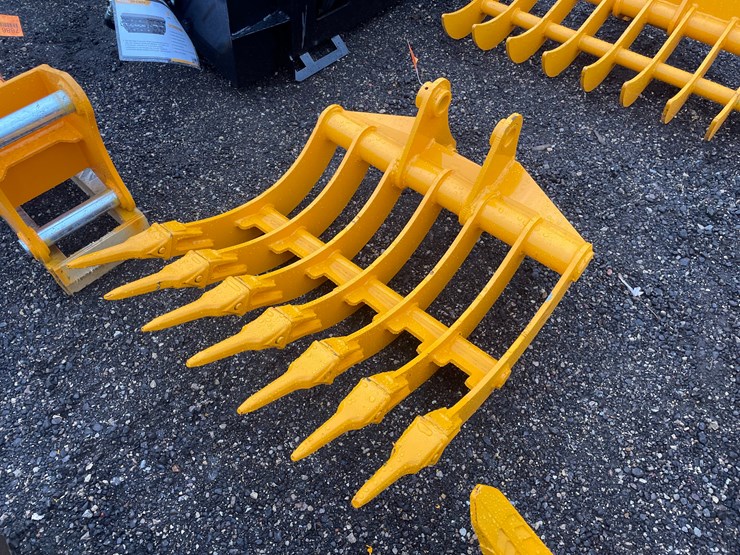 caterpillar-305-image-1