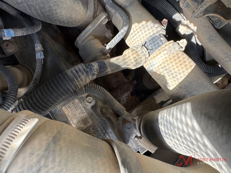 2019-takeuchi-tl8-image-11