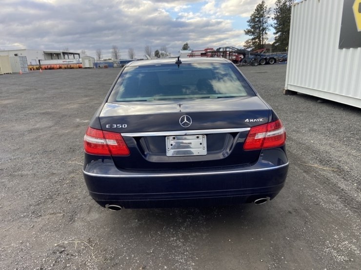2011-mercedes-benz-e350-awd-sedan-image-4