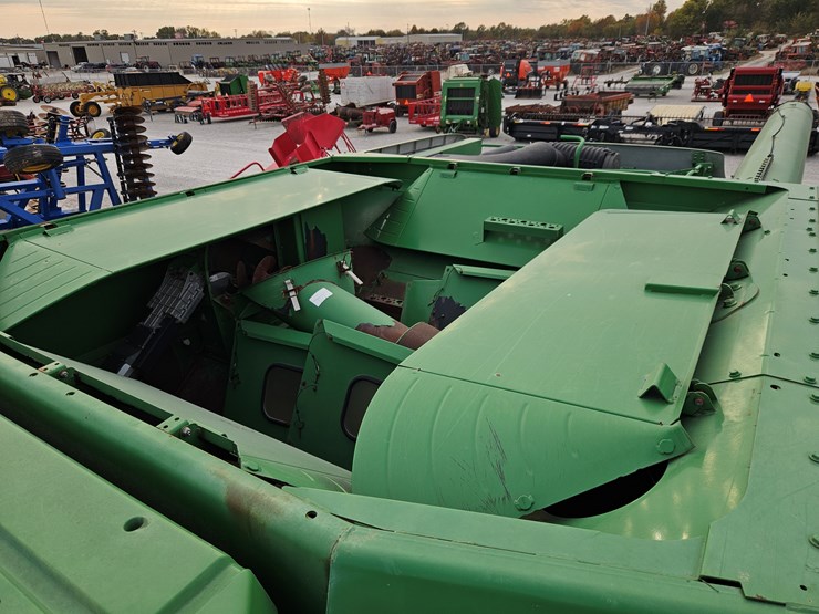 2005-john-deere-9760-sts-image-15