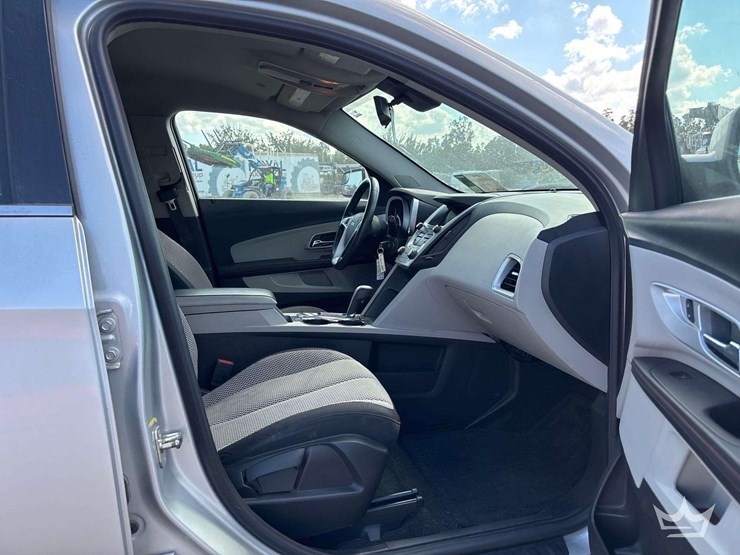 2012-chevrolet-equinox-image-24