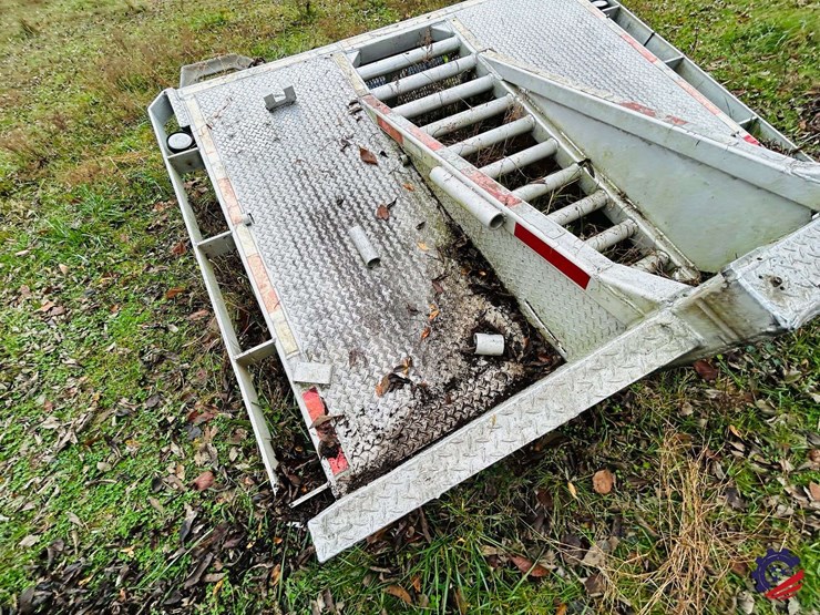 aluminum-7ft-flatbed-truck-body-image-11