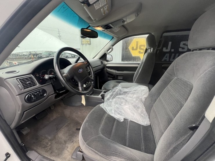 2003-ford-explorer-xlt-image-24