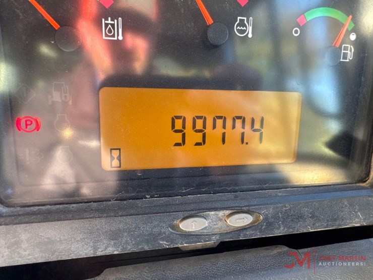 2014-caterpillar-d6k2-lgp-image-21