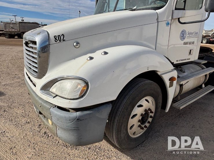 2006-freightliner-day-cab-truck-(gp12099,-unit-802)-image-20