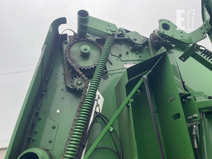 2022-john-deere-560m-image-10