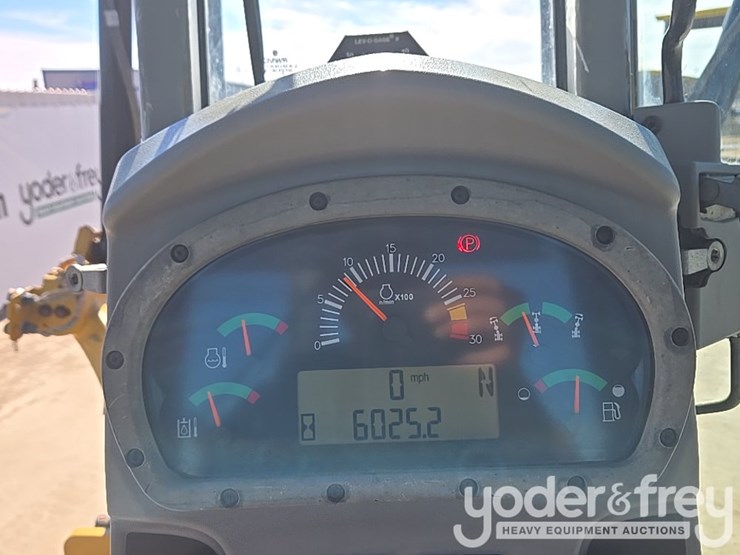 2016-caterpillar-120m2-image-240