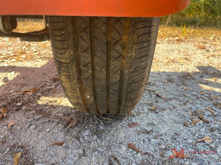 towable-arrow-board-directional-sign-image-8