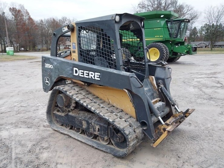 deere-319d-image-3