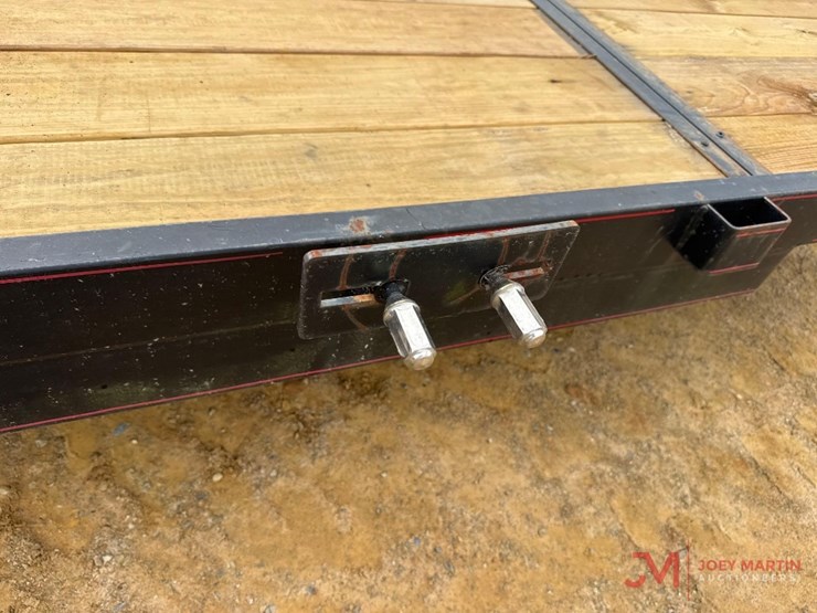 d-&-d-trailers-24'-utility-trailer-image-13