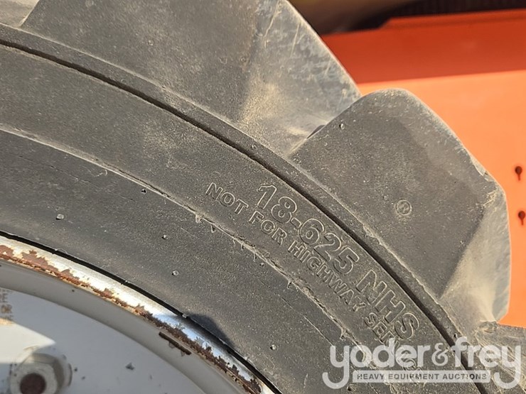 2014-jlg-800aj-image-64