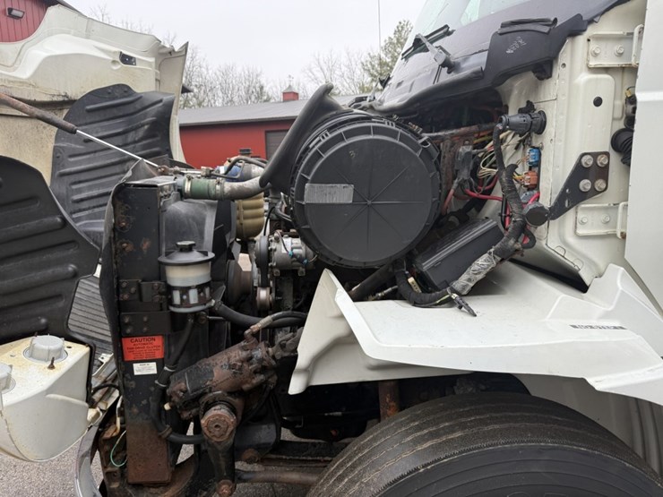 2005-international-8600-image-12