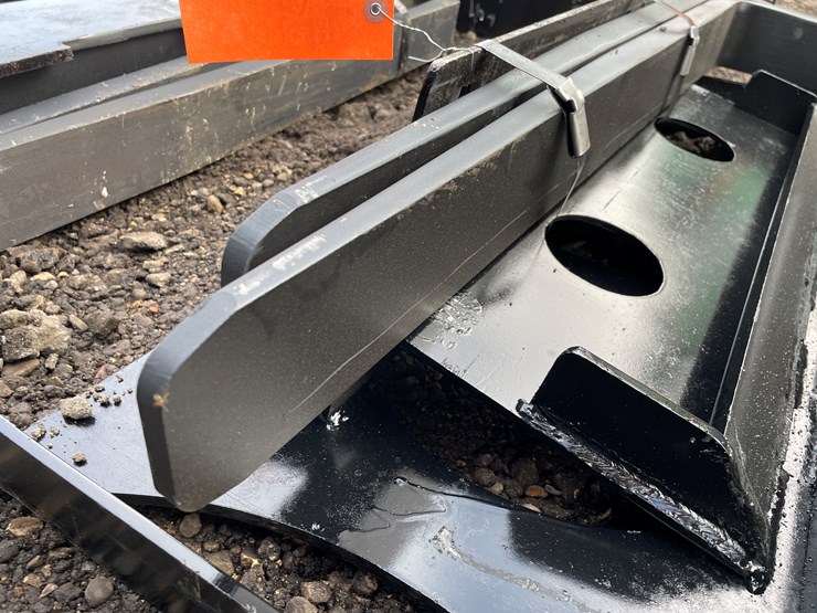 #1216-•-mini-skidsteer-pallet-forks-image-4